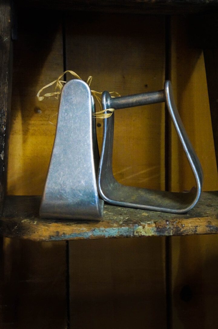 Crooked Stirrups - Western Bell - Image 2